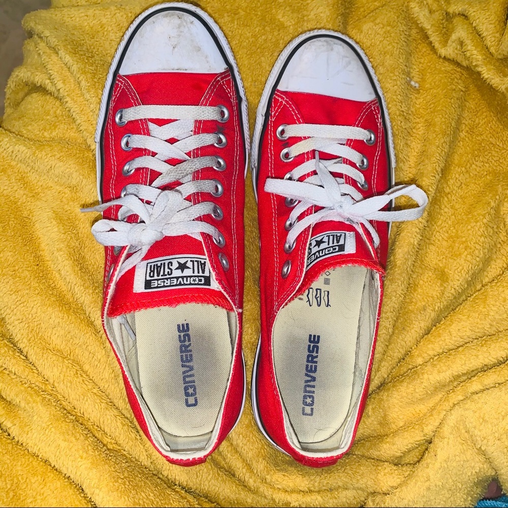 Red men’s Converse size 9